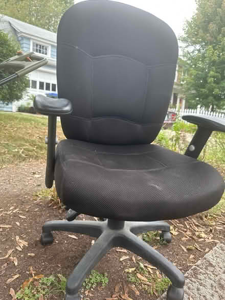 Photo of free Desk chair (East side of Providence) #1