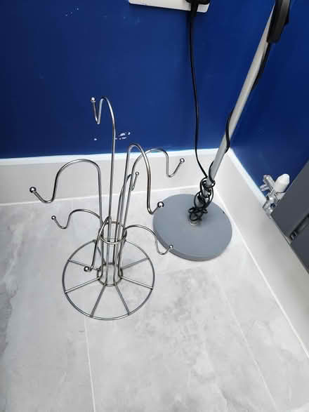 Photo of free lamp and mug stand (M11) #2