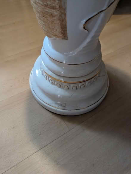 Photo of free Ceramic column (LU34) #2