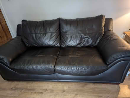 Photo of free 3 piece lounge suite (Barrow-upon-Humber DN19) #2