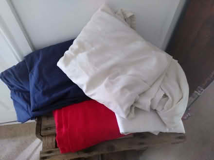 Photo of free 3 x single sheets & 1 x duvet cover (Northchurch HP4) #1