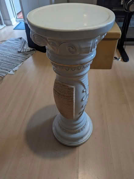 Photo of free Ceramic column (LU34) #1