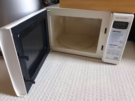 Photo of free Microwave (Bracknell Forest RG42) #1