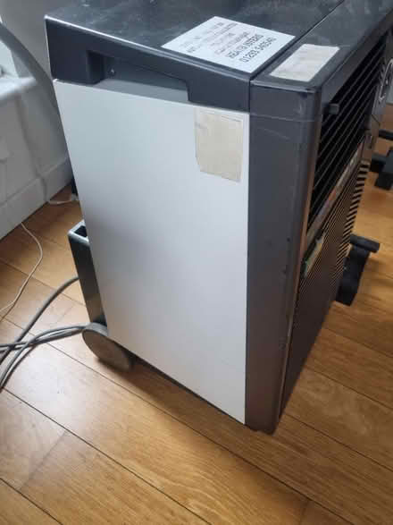 Photo of free Air con unit 9665btu (E2) #3