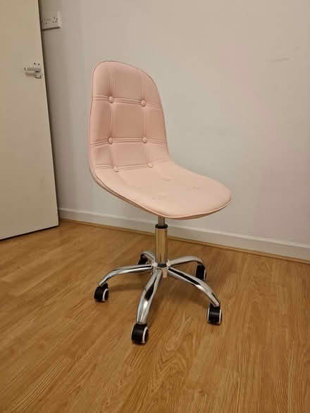 Photo of free Small Pink Office Chair (Crystal Palace) #1