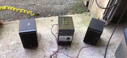 Photo of free radio cd mp3 usb player+ speakers (Mynydd Mechell) #4