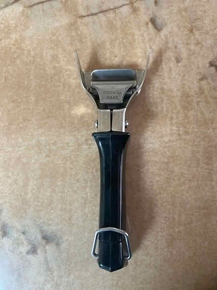 Photo of free Corning ware trivet and grip handle (Remington Ave in Sunnyvale) #2