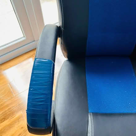 Photo of free Desk/Gaming Chair (Warminster BA12) #2