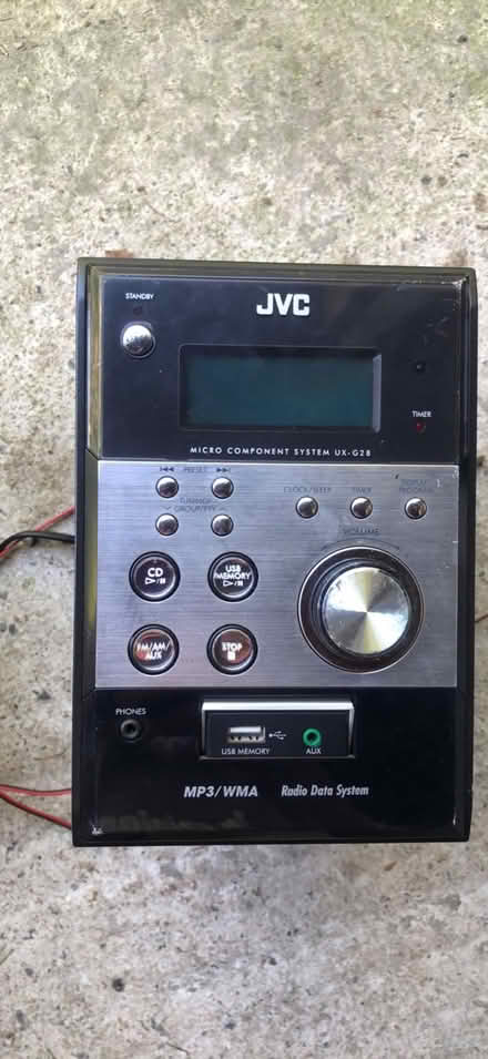 Photo of free radio cd mp3 usb player+ speakers (Mynydd Mechell) #1