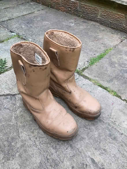 Photo of free Size 7 workboots (Greenbank CW8) #1