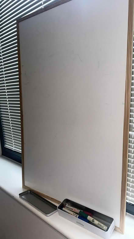 Photo of free whiteboard (Stretford) #1