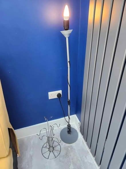 Photo of free lamp and mug stand (M11) #3
