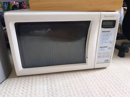 Photo of free Microwave (Bracknell Forest RG42) #2