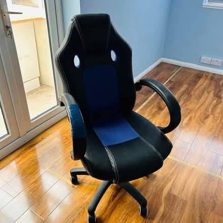 Photo of free Desk/Gaming Chair (Warminster BA12) #1
