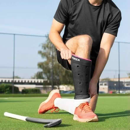 Photo of Hockey stick & shin pads (Surbiton KT5) #1