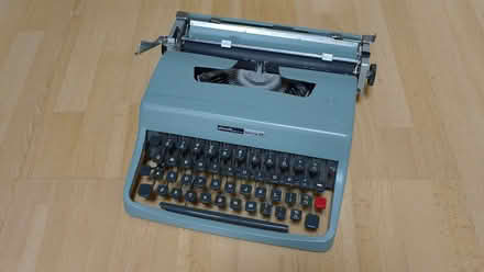 Photo of free Olivetti Lettera 32 portable typewriter (Charvil RG10) #1