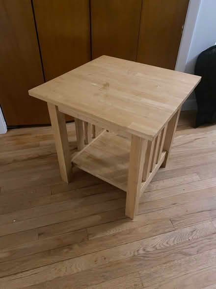 Photo of free Short side/end table (Poughkeepsie) #1