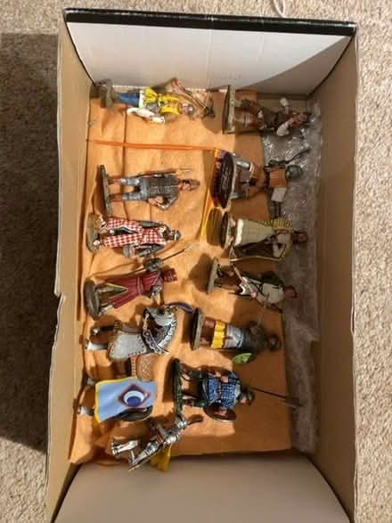 Photo of free Box of model medieval soldiers / knights (Kings Norton B38) #1