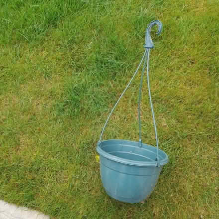 Photo of free hanging basket (Parkstreet AL2) #1