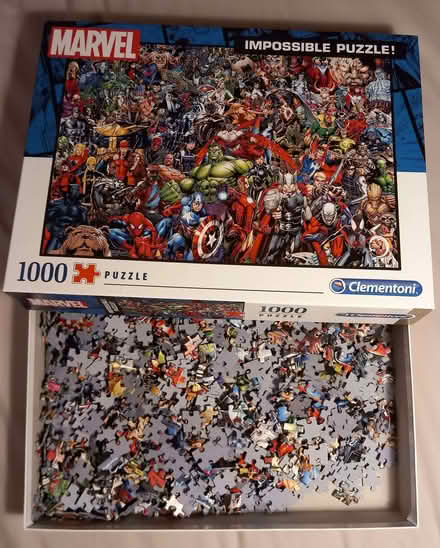 Photo of free Marvel superheroes 1000-piece Clementoni jigsaw puzzle (Divinity Road OX4) #2