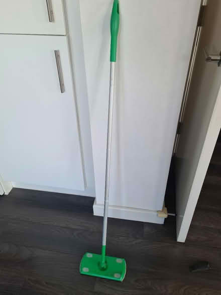 Photo of free Floor mop- needs cleaning pads (N7) #1