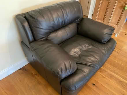 Photo of free Black leather chair TW1 (Twickenham (Twickenham (TW1)) #1