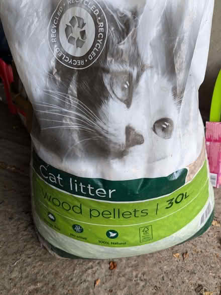 Photo of free Cat litter (Surbiton KT6) #1
