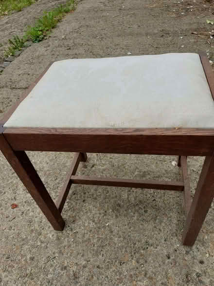 Photo of free Piano Stool (Hyde GL6) #1