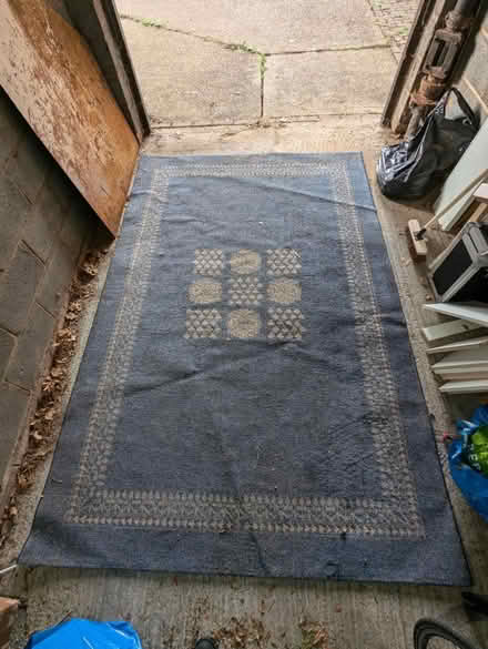 Photo of free Large blue rug (Surrey Quays SE16) #1
