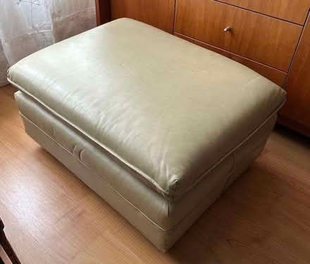 Photo of free Ottoman/Foot stoll (GU14) #1