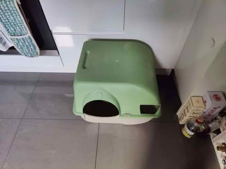Photo of free Large cat litter tray with lid (Oaklands nr Welwyn AL6) #2