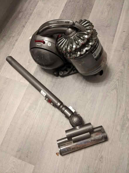 Photo of free Dyson hoover. Cinetic Ball (TW10) #1
