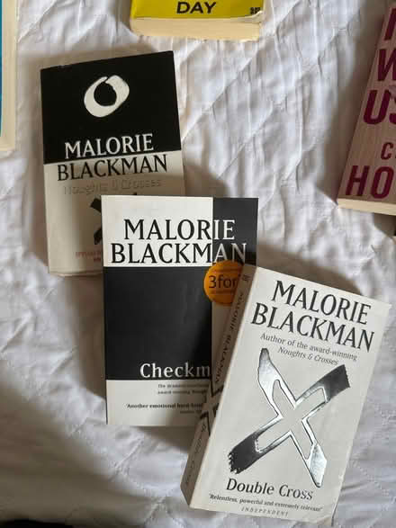 Photo of free Noughts & crosses trilogy (Bow E3) #1