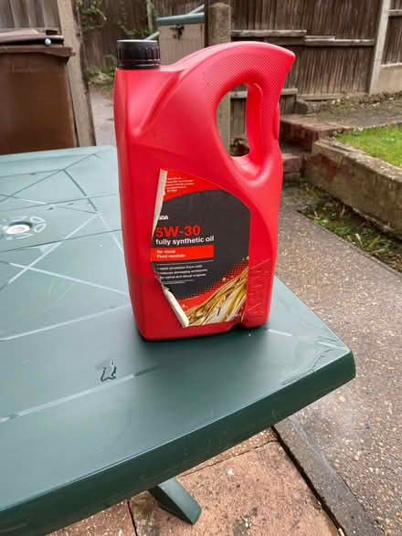 Photo of free 5W-30 Engine oil (Sittingbourne ME10) #1