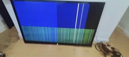 Photo of free 75 inch tv Spare- se description (Montague Road Slough SL13RP) #2