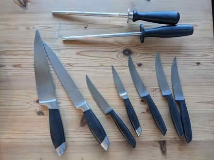 Photo of free Knives with blocks and sharpeners (San Mateo Knolls) #3