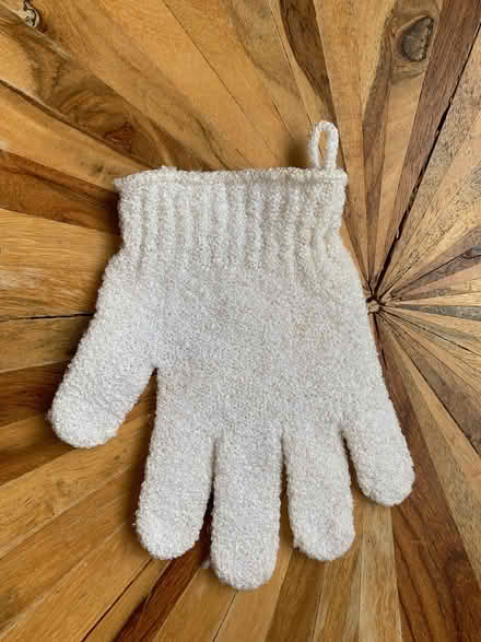 Photo of free Exfoliating mitt (Eastlands CV22) #1