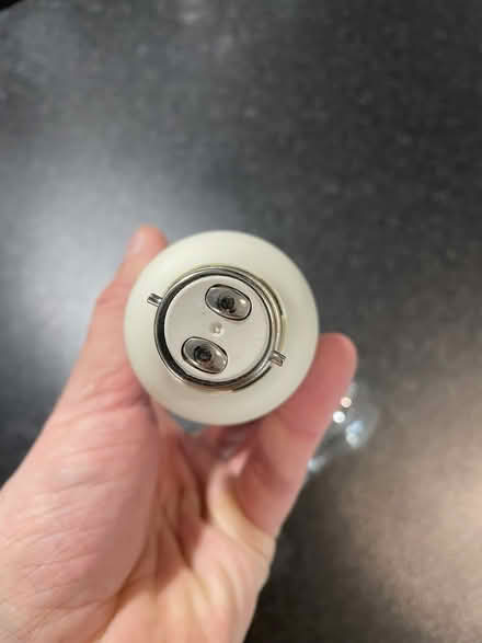 Photo of free 2 working light bulbs (E1) #4