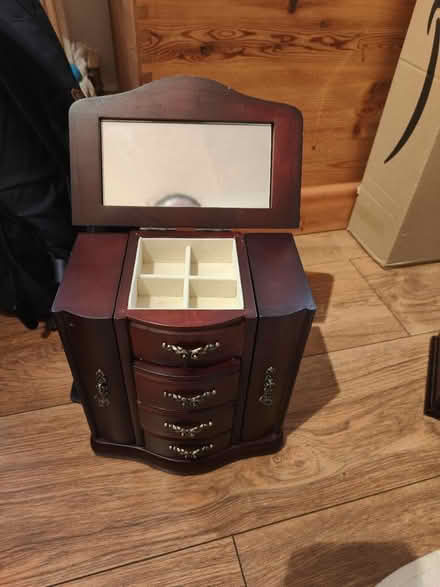 Photo of free Jewellery case (Tn12) #2