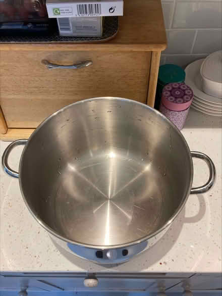 Photo of free Stainless steel cooking pot (Iffley Road OX4) #3