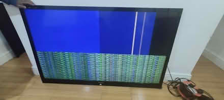 Photo of free 75 inch tv Spare- se description (Montague Road Slough SL13RP) #3
