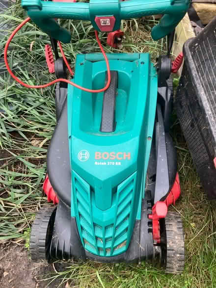Photo of free Bosch lawnmower (S8 woodseats) #1