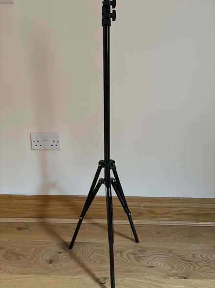 Photo of free Tripod for camera / lights etc (Prime Ministers MK41) #1