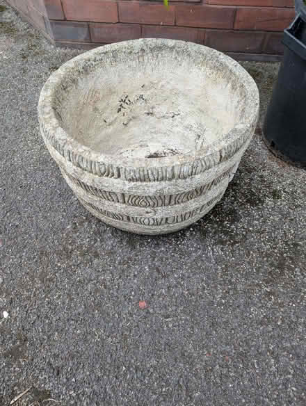 Photo of free Concrete flower pot (Southport PR8) #1
