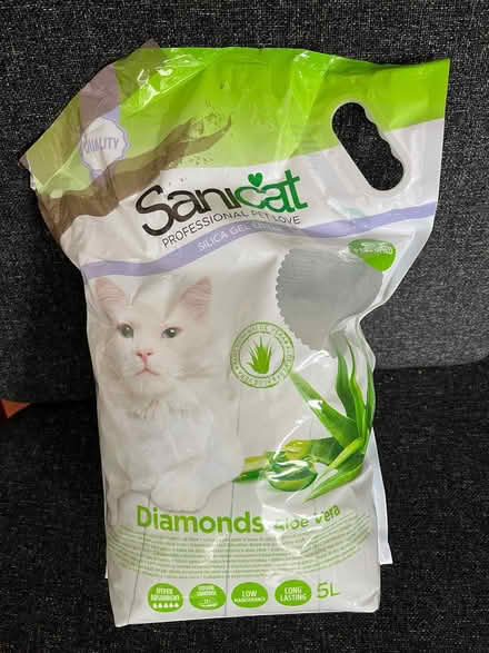 Photo of free 5L bag of silica cat litter (South Tonbridge TN11) #1