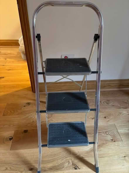 Photo of free Three step stepladder (Prime Ministers MK41) #2