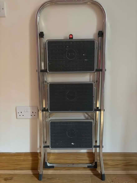 Photo of free Three step stepladder (Prime Ministers MK41) #3