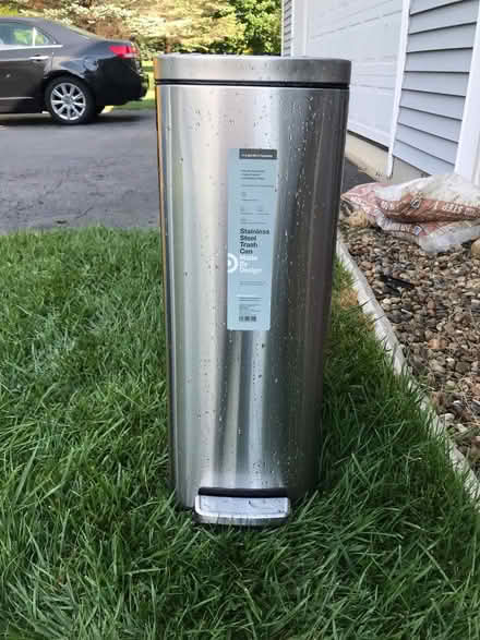 Photo of free Large trash can (Saratoga county) #1