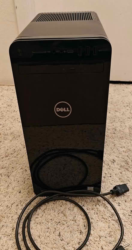 Photo of free Dell tower PC w/DVD/CD R/RW (Magnuson) #1