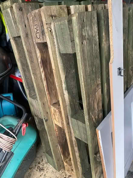 Photo of free X4 large pallets (Hampton) #1